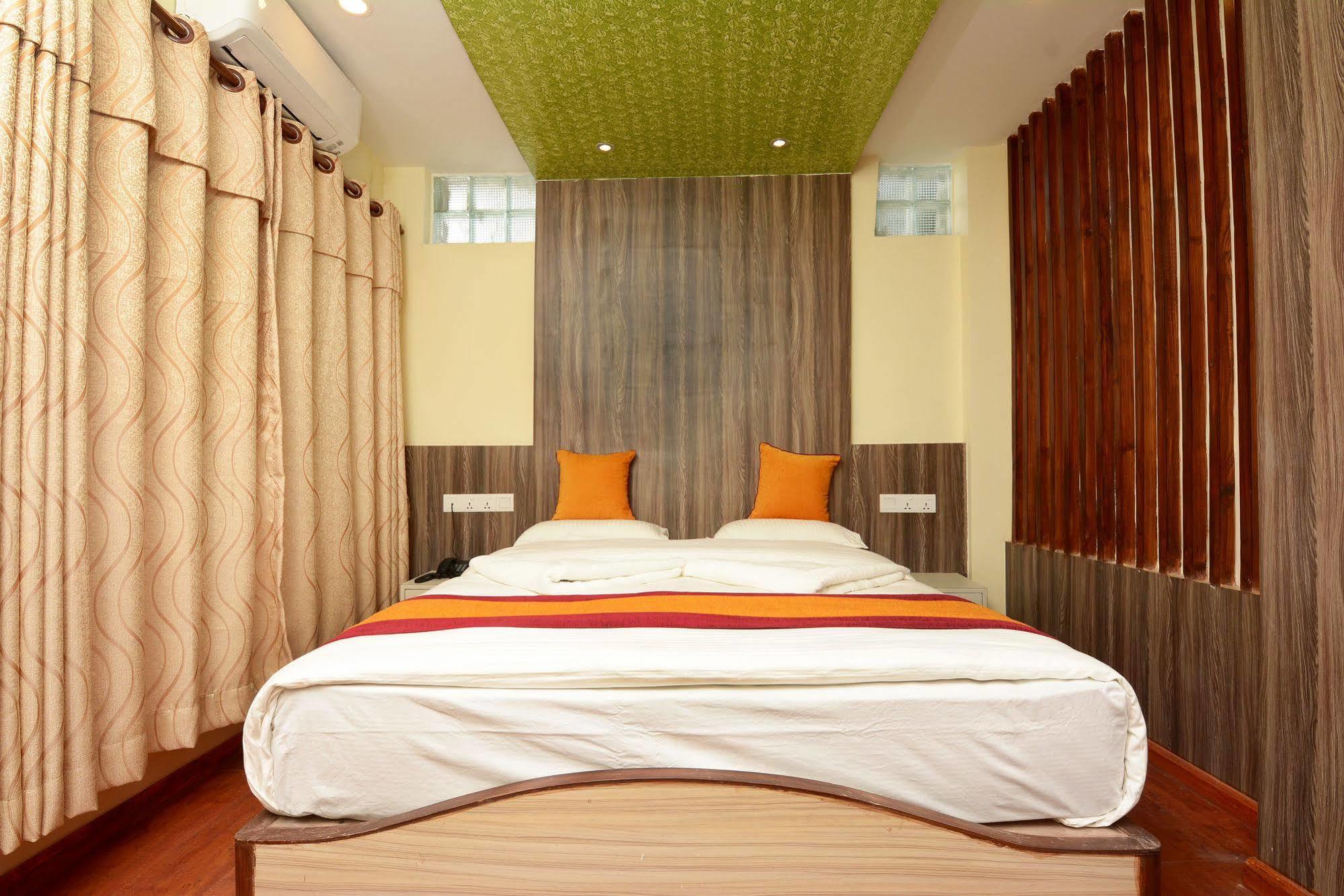 Maya Boutique Hotel Катманду Экстерьер фото